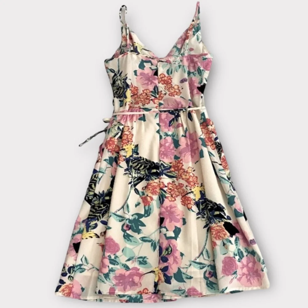 Yumi Kim Women’s Daybreak Floral Dress XS A Line Tie Waist Dainty Feminine NWOT